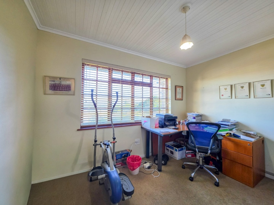 4 Bedroom Property for Sale in Stilbaai Wes Western Cape